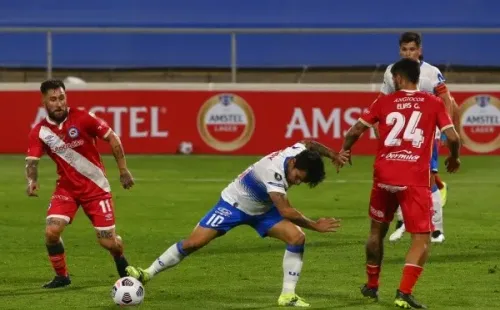 Universidad Católica quedó complicada en Copa Libertadores. Foto: Agencia Uno