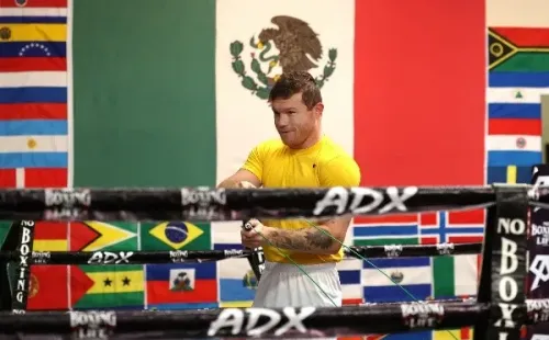 Canelo Álvarez en una sesión de entrenamiento previo a su combate con Billy Joe Saunders. (Foto: Getty Images)