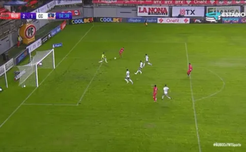 Mathías Pinto anotó el 2-1 para Ñublense. Foto: TyC