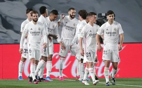 Real Madrid derrotó a Osasuna y sigue vivo en La Liga.