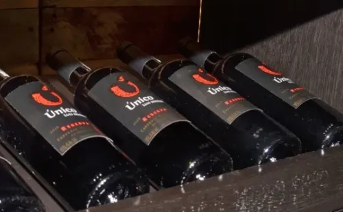Luis Miguel, la serie: Este es el vino “Único, Luis Miguel”.(2)