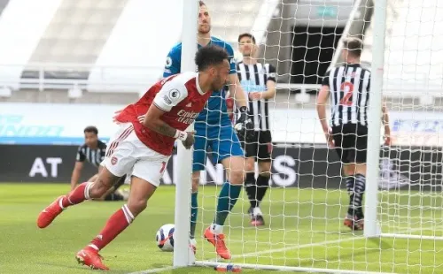 Auba fue titular y jugó hasta los 78′.