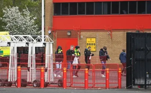 Hinchas del United protestando en contra de los dueños del club. (FOTO: Getty)
