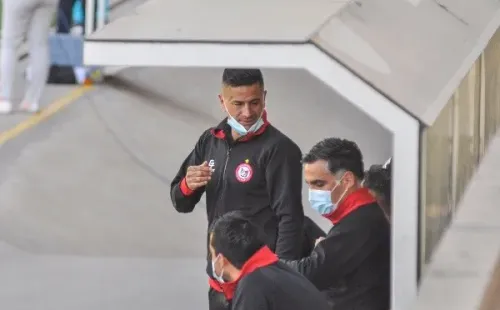 Kike Acuña se gana el respeto de sus dirigidos. Foto: Agencia Uno