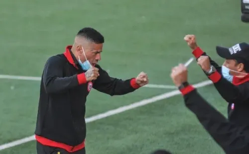 Jorge “Kike” Acuña celebra uno de los goles en el triunfo de Unión San Felipe ante San Luis de Quillota. Foto: Agencia Uno