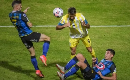 Huachipato deja pasar dos puntos importantes y empata contra Rosario Central en Copa Sudamericana con uno más.