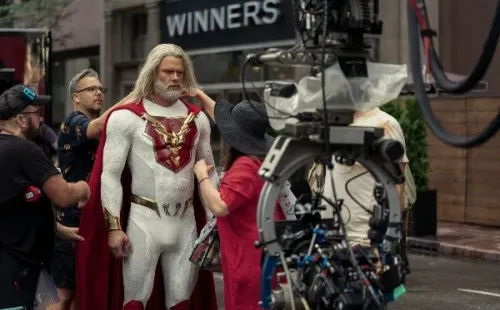 Josh Duhamel en el set de El Legado de Júpiter.