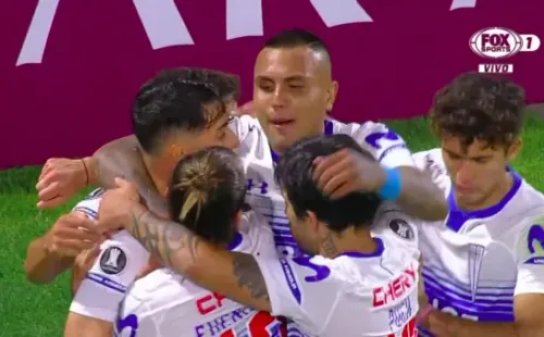 Los Cruzados festejan el triunfo parcial(FOTO: FOX SPORTS)