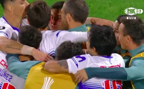 Los Cruzados festejan el triunfo parcial(FOTO: FOX SPORTS)