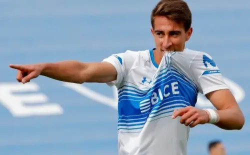 Valencia marcó dos de los tres goles con que la UC derrotó a La Calera.