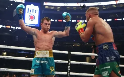 Canelo Álvarez suma un nuevo cinturón a su gran carrera. Foto: Getty Images