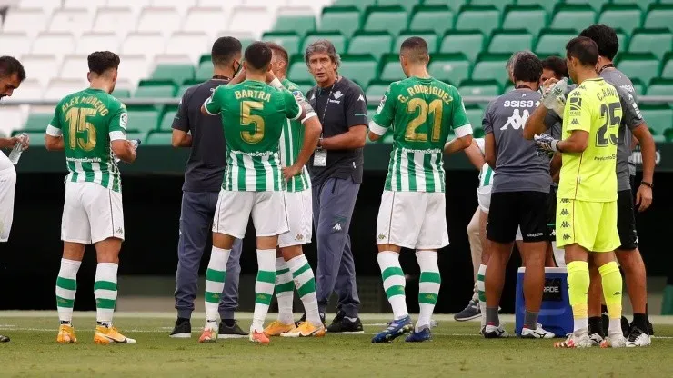 Betis y Granada por La Liga de España