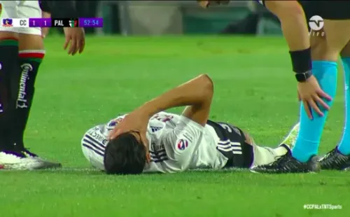 Miiko Albornoz no pudo seguir en cancha y fue reemplazado. Foto: TNT Sports