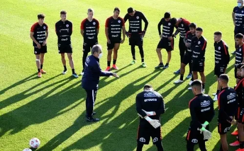 Martín Lasarte dirigendo en el segundo microciclo de la Roja. Foto: ANFP