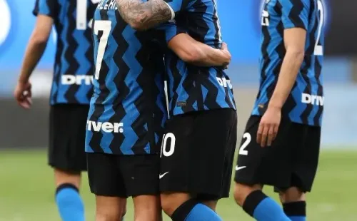 Alexis y Lautaro disfrutan del presente deportivo del Inter, pero podrían ser vendidos para que el elenco italiano recaude fondos. Foto: Getty