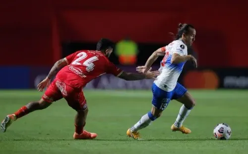 Católica qeudó segunda en el Grupo F de Libertadores con 6 unidades, tres puntos por debajo de Argentinos Juniors. Foto: Getty.