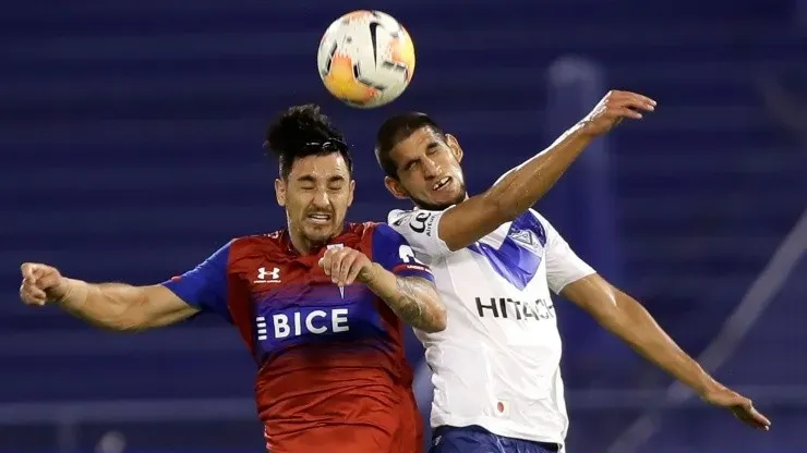 Universidad Católica derrota a Argentinos Juniors por Copa Libertadores