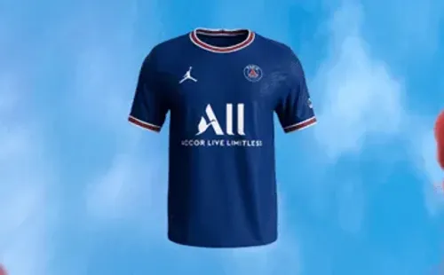 La nueva camiseta mantiene los colores típicos, pero con una nueva y sobria disposición.
