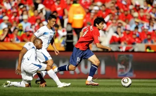 De la mano de Marcelo Bielsa disputó el Mundial de Sudáfrica 2010. Fue clave en las eliminatorias y en la cita planetaria, siendo titular indiscutido para el Loco. Foto: Getty.