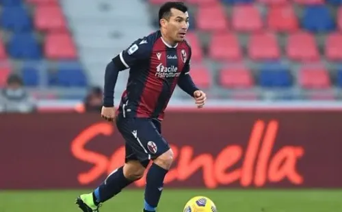 BOLOGNA, ITALY - DECEMBER 13: Gary Medel of Bologna FC in action during the Serie A match between Bologna FC and AS Roma at Stadio Renato Dall'Ara on December 13, 2020 in Bologna, Italy. (Photo by Alessandro Sabattini/Getty Images)