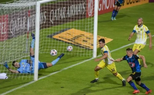 Huachipato y Rosario Central igualaron 1-1 en el partido jugado en Chile. Foto: Agencia Uno
