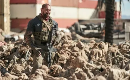 Dave Bautista en el set de El Ejército de los Muertos.