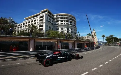 Lewis Hamilton largará desde la 7° posición este domingo 23. (Foto: Getty)