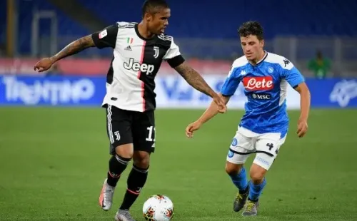 Douglas Costa no vuelve a Juventus y es flamante refuerzo de Gremio a préstamo.