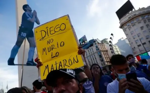 Protestas en Buenos Aires por la muerte de Diego Maradona (Redgol)