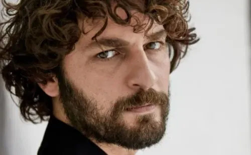 Birkan Sokullu, el protagonista de Almas Heridas.