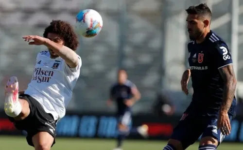 Maxi Falcón se ha convertido en uno de los jugadores más queridos por la parcialidad de Colo Colo (Agencia Uno)