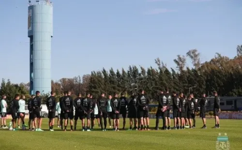 La selección argentina practica pensando en Chile (AFA)