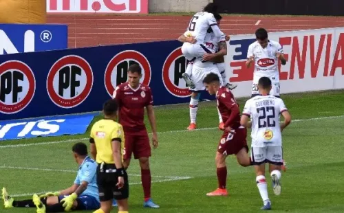Sosa puso la ilusión para Melipilla con la apertura de la cuenta. Foto: Agencia Uno