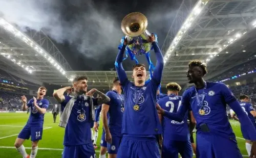 Havertz levanta la Orejona que el Chelsea consiguió gracias a su anotación. Foto: Getty.