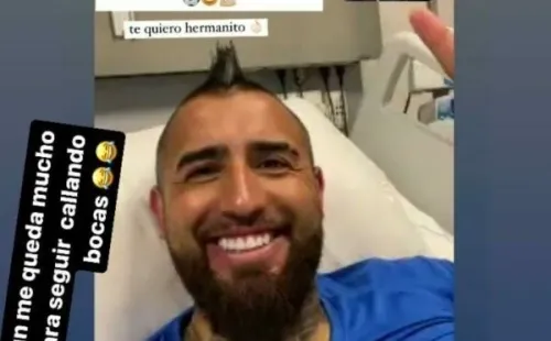 El saludo de Gary Medel con la respuesta de Arturo Vidal en su Instagram.