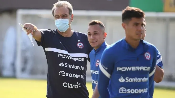 Martín Lasarte probó la formación titular de Chile para enfrentar a Argentina
