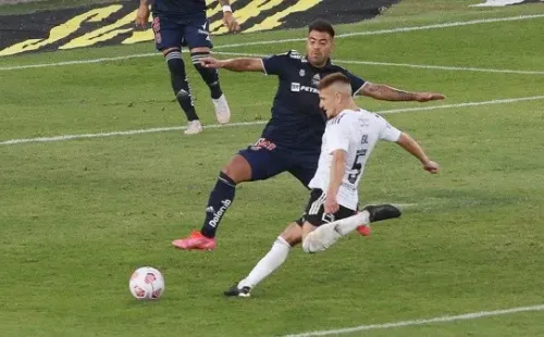 Leo Gil ha sido una de las grandes figuras de Colo Colo este año. Foto: Agencia Uno.
