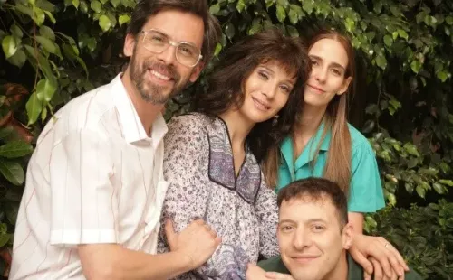 Isabel: La familia de la popular escritora chilena para la ficción producida por Mega.