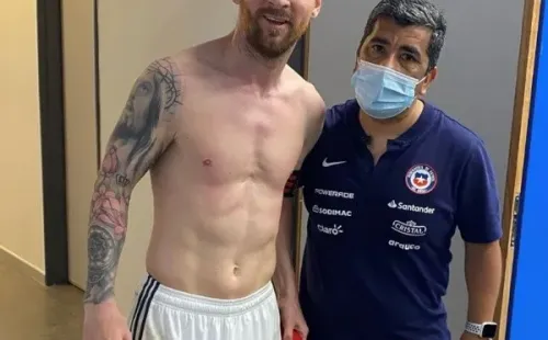 Wilson Velásquez junto a Lio Messi en los camarines del Madre de Ciudades. Foto: Instagram.