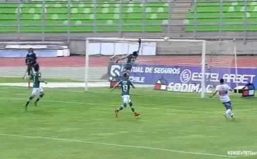 Viana no pudo detener el zurdazo.(FOTO: TNT Sports)