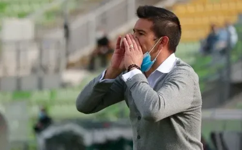 Víctor Rivero llegó a Wanderers para reemplazar a Ronald Fuentes e intentar sacar al equipo del fondo de la tabla.