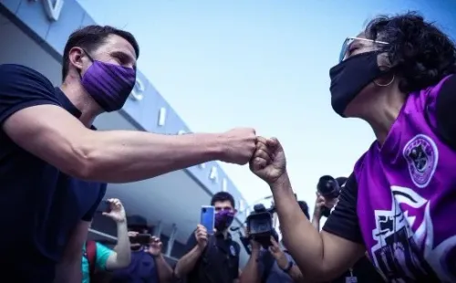 Ex el UC fue recibido como estrella por la afición del Mazatlán.