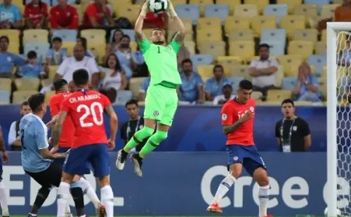 Gabriel Arias en la selección chilena: Bravo no tiene dudas en que le iría bien en Europa.