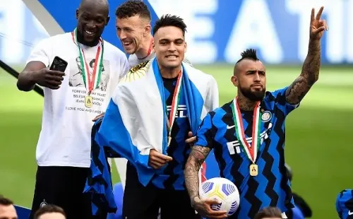 Vidal festejó el título de Serie A en el calcio italiano con el Inter.