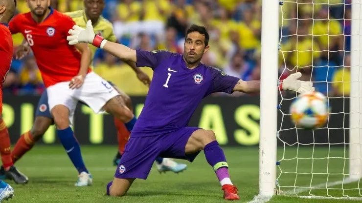 Claudio Bravo es el capitán de la selección chilena en la era Martín Lasarte
