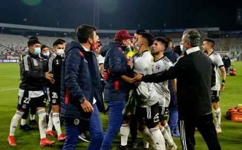 Batahola al final del partido entre Colo Colo y La Serena.