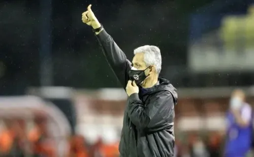 Reinaldo Rueda se fue de la selección chilena luego de la cuarta fecha de las eliminatorias sudamericanas (Getty Images)