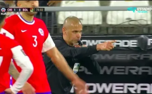 Aquino no dudó en cobrar penal en contra de Chile. La historia de su vida.