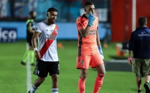 SARANDI, ARGENTINA - APRIL 03:    Franco Armani of River Plate and Paulo Diaz of River Plate leave the field at the end of the first half  during a match between Arsenal and River Plate as part of Copa De La Liga Profesional 2021 at Julio Humberto Grondona Stadium on April 3, 2021 in Sarandi, Argentina. (Photo by Daniel Jayo/Getty Images)-Not Released (NR)