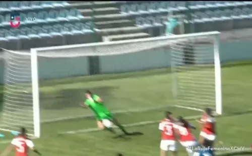 La chilena evitó el 2-0 de gran manera(FOTO: CHV)